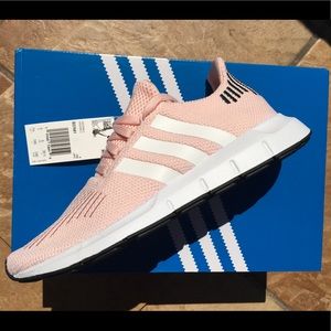 Brand new pink Adidas Swift run Women’s 7